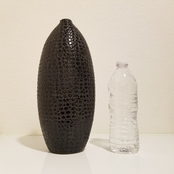 MCM Black Ceramic Oval Vase, 10" tall Crocodile Pattern Black Floral Bud Vase - Picture 2 of 8